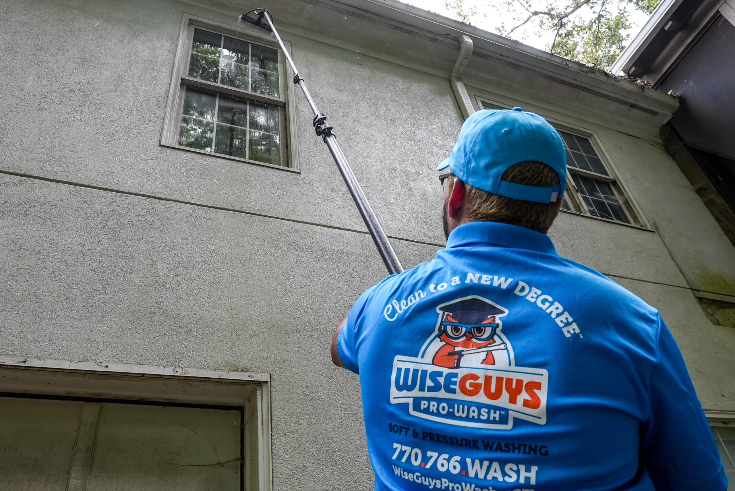 Window Cleaning – JR Pressure Wash Service, image size:2560x1710